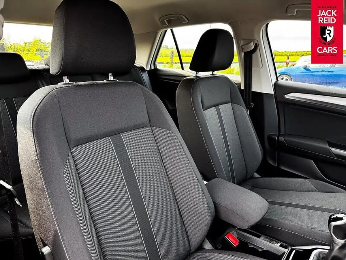 2023-volkswagen-t-roc-10-tsi-life-big-10