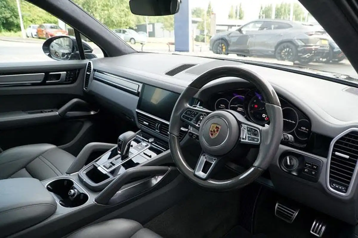2019-porsche-cayenne-40-v8-turbo-coupe-big-23