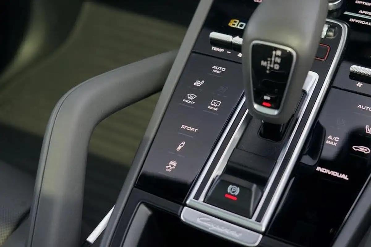 2019-porsche-cayenne-40-v8-turbo-coupe-big-47