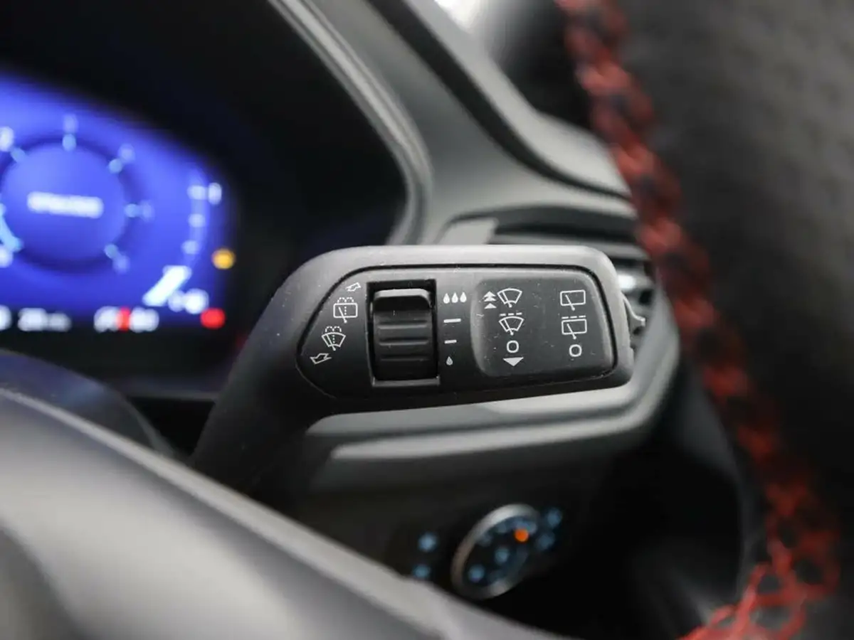 2020-ford-focus-15-st-line-x-hatchback-big-27