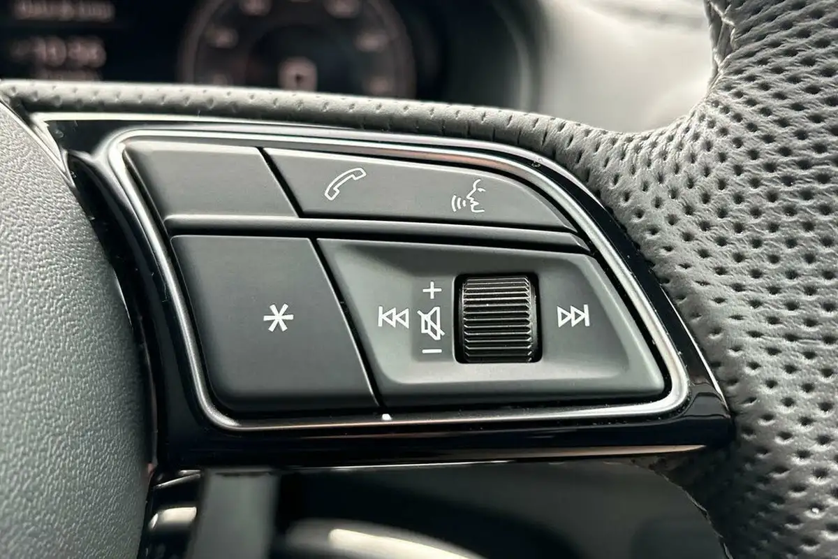 2024-audi-q2-15-35-tfsi-s-line-tronic-big-36
