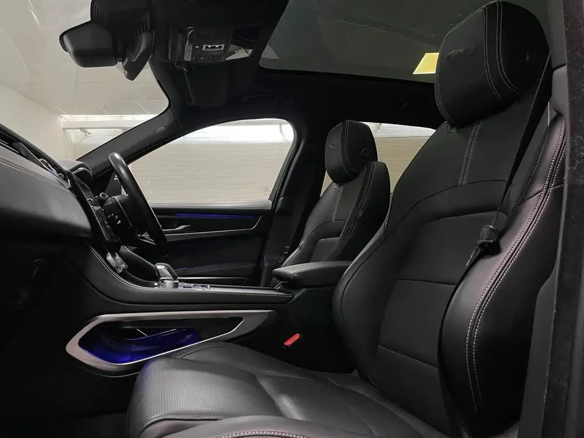 2022-jaguar-f-pace-20-d200-r-dynamic-black-big-26