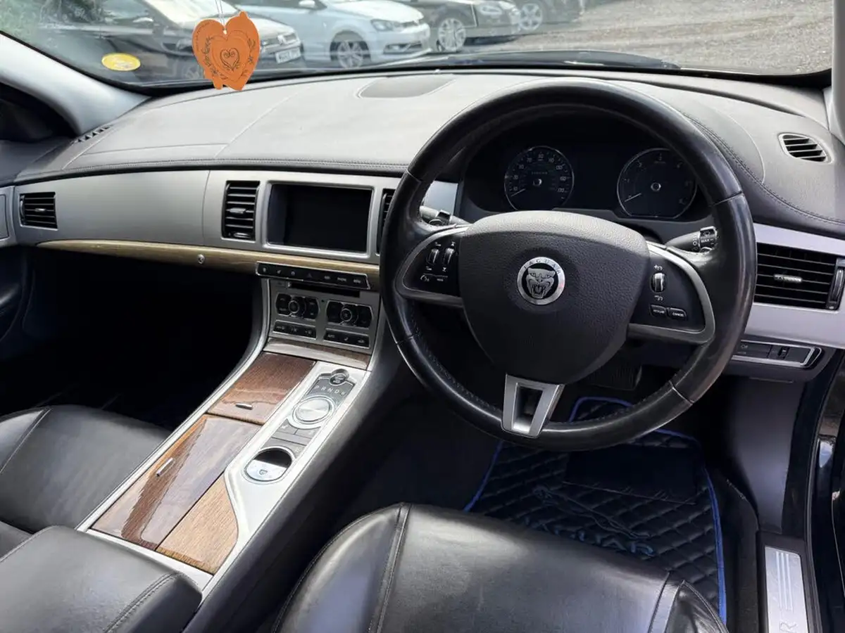 2013-jaguar-xf-22td-premium-luxury-200ps-ss-sportbrake-5d-auto-big-20