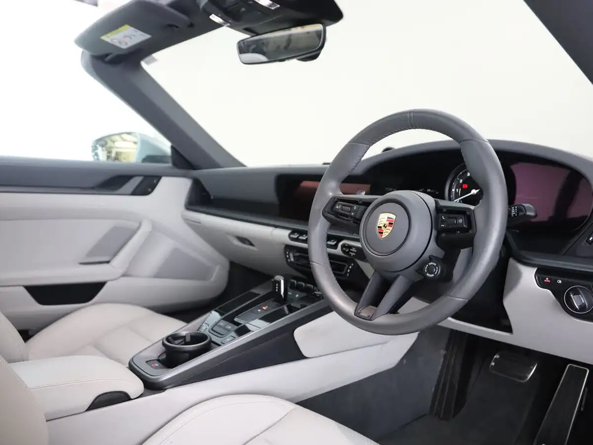 2023-porsche-911-30-targa-4-big-8