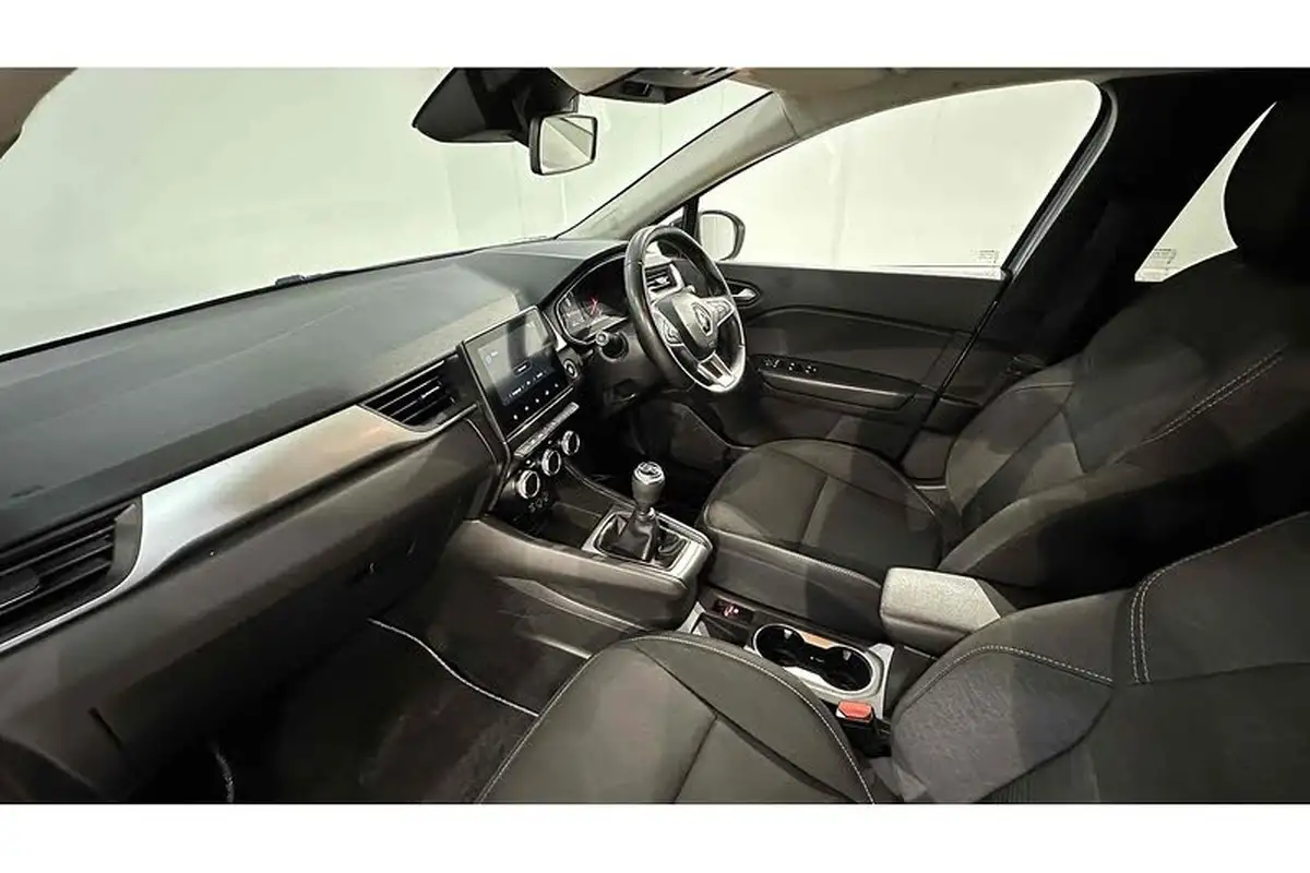 2021-renault-captur-13-tce-iconic-140ps-big-17