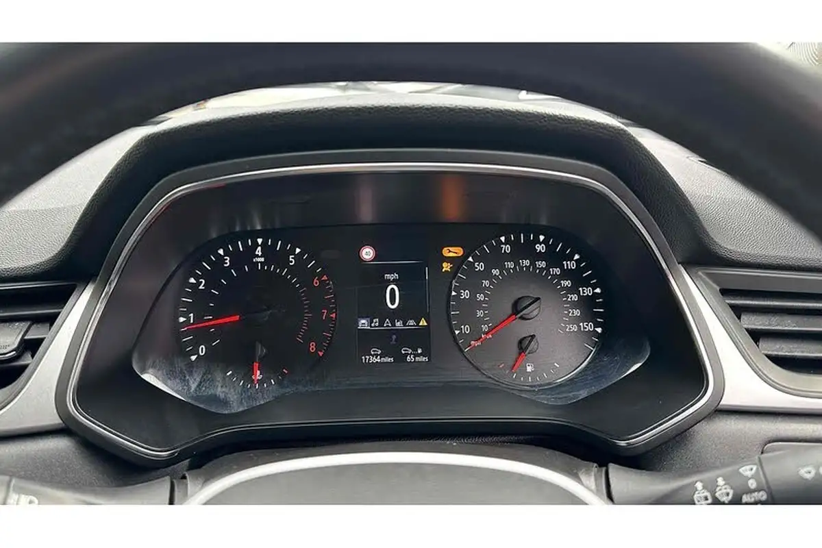 2021-renault-captur-13-tce-iconic-140ps-big-39