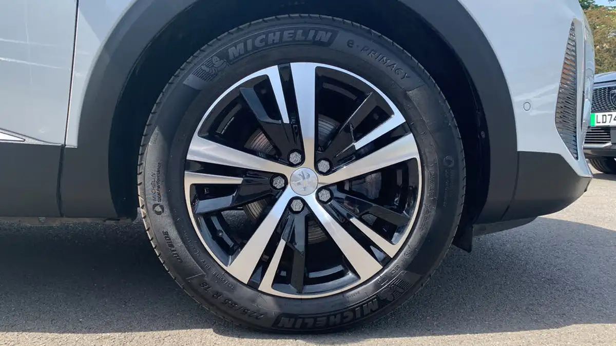 2024-peugeot-5008-suv-15-bluehdi-gt-130ps-big-13