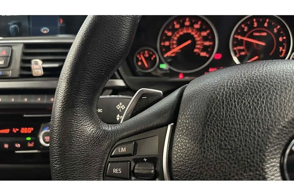 2018-bmw-3-series-20-320i-sport-saloon-4d-auto-big-31
