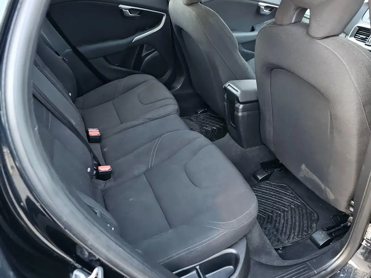 2015-volvo-v40-16td-d2-es-big-38