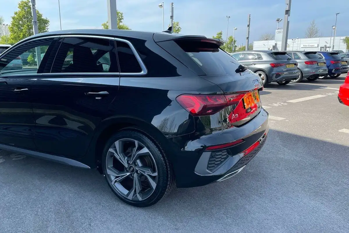 2021-audi-a3-20-30-tdi-s-line-sportback-5d-big-15