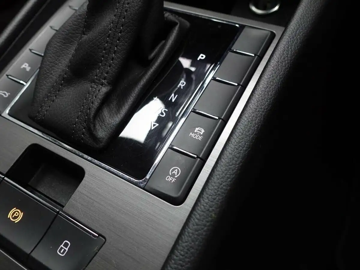 2019-skoda-superb-20tdi-se-l-150ps-estate-dsg-big-26