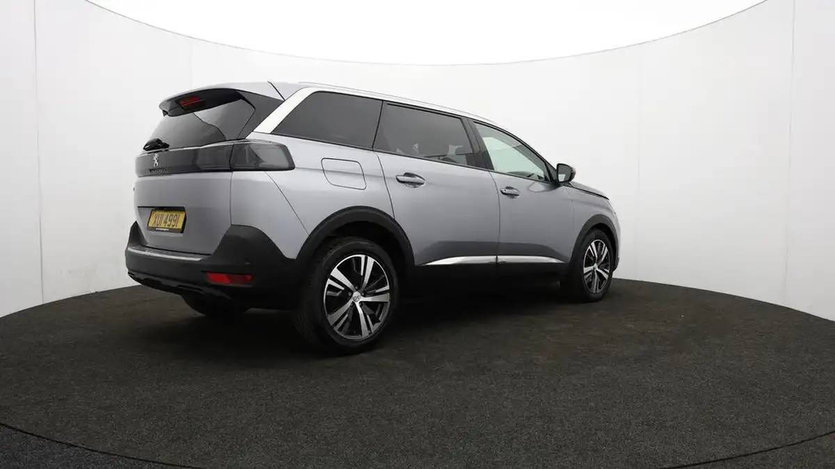 2021-peugeot-5008-suv-15-bluehdi-allure-big-34