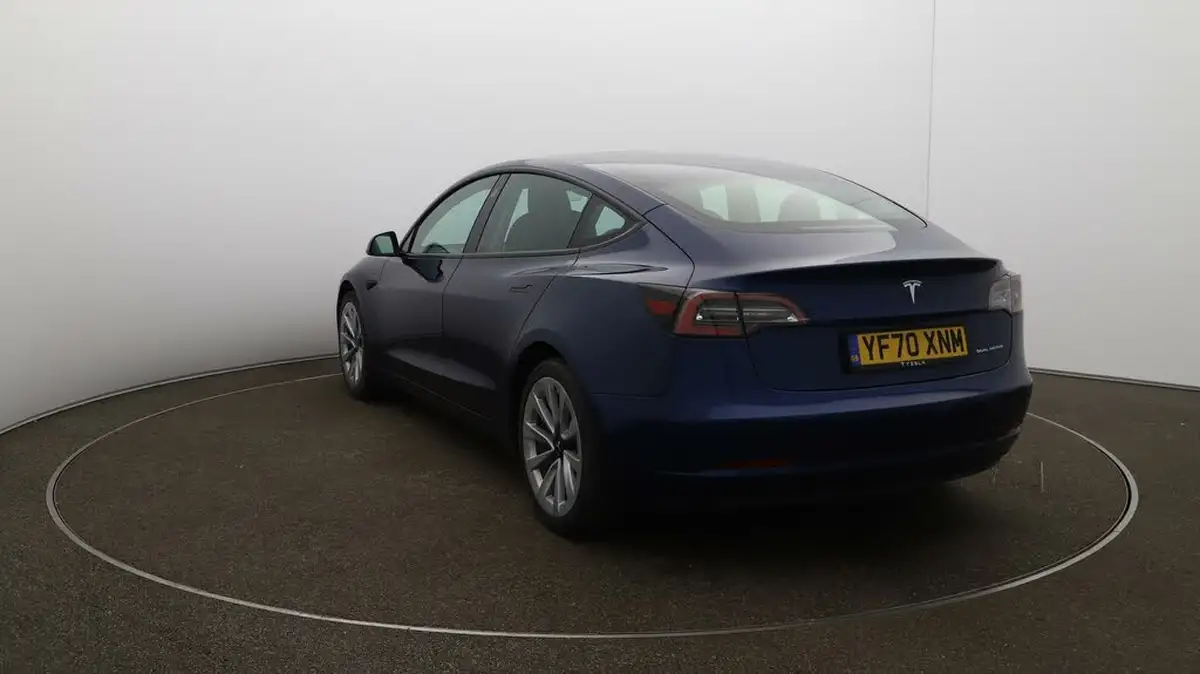 2020-tesla-model-3-e-long-range-big-59