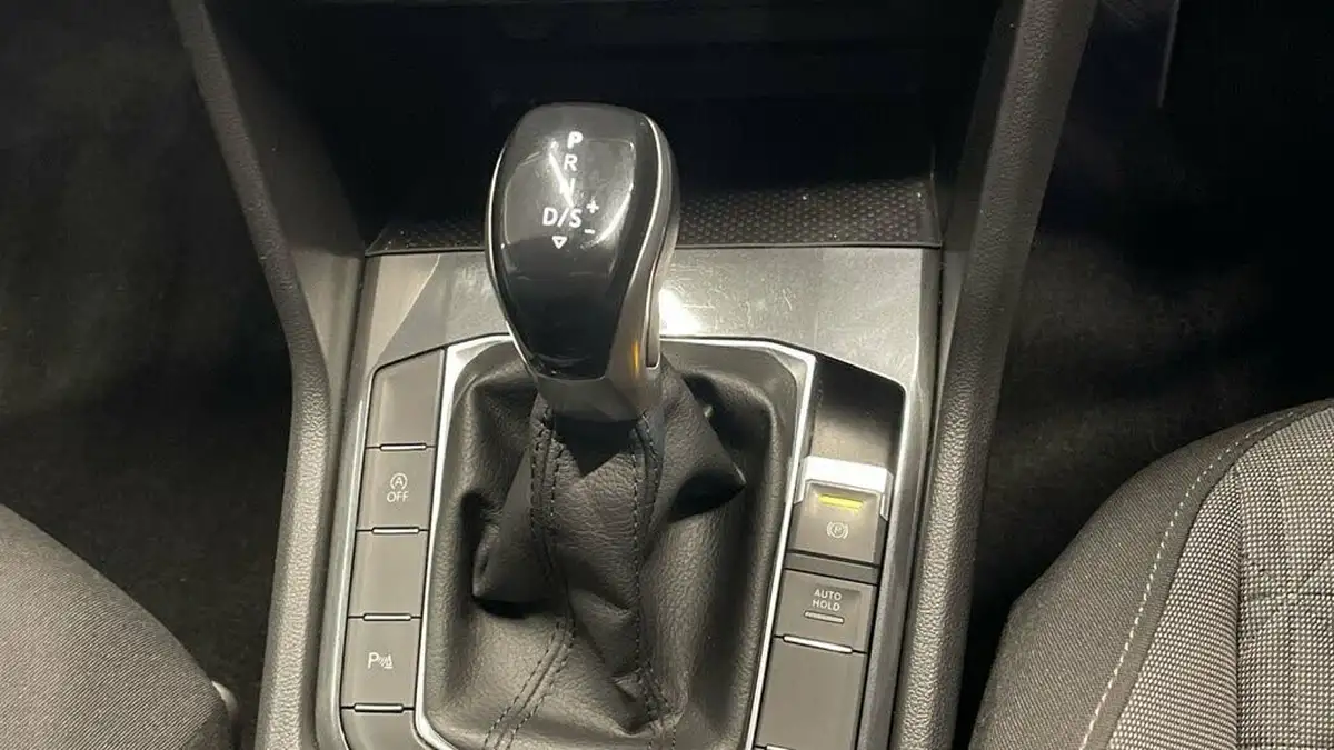 2021-volkswagen-tiguan-15-tsi-life-150ps-dsg-big-19