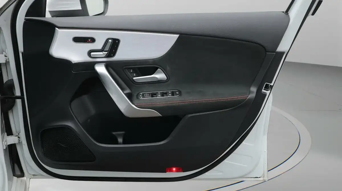 2020-mercedes-benz-a-class-13-a200-amg-line-premium-plus-hatchback-5d-7g-dct-big-15