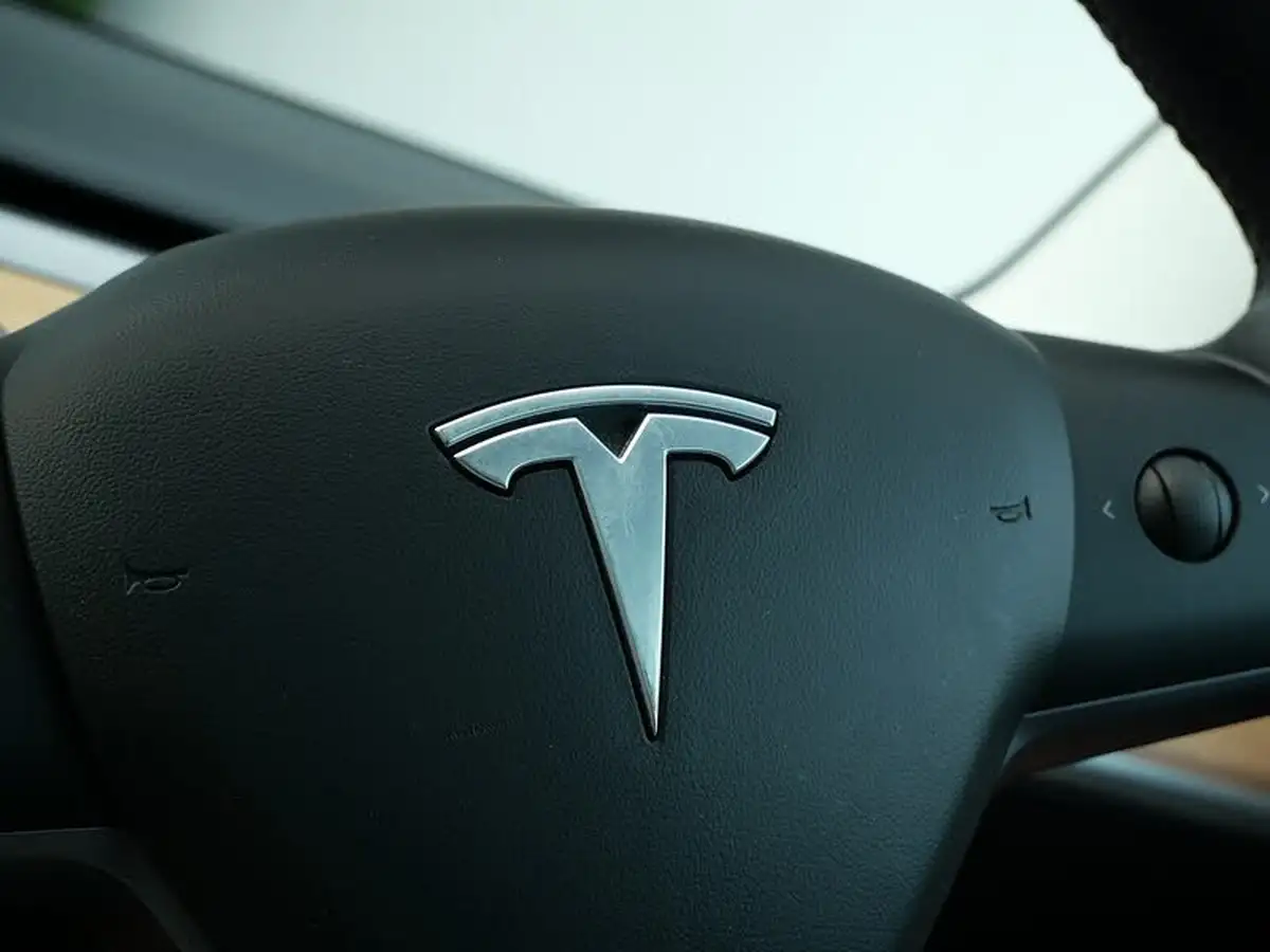 2020-tesla-model-3-e-standard-plus-big-26