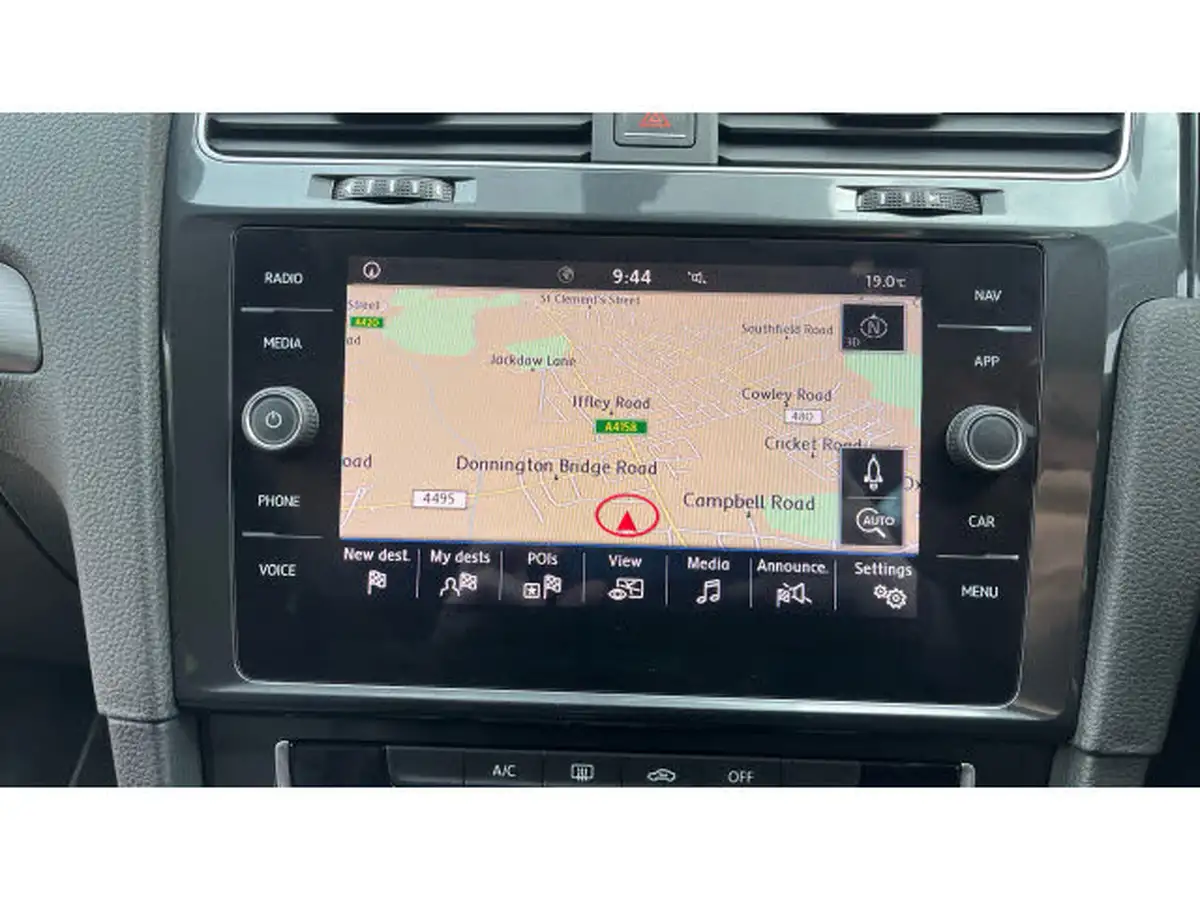 2018-volkswagen-golf-10-tsi-se-nav-110ps-ss-hatchback-5d-big-11
