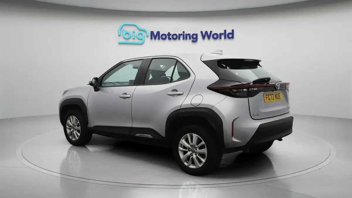 2022-toyota-yaris-cross-15-vvt-i-icon-big-5