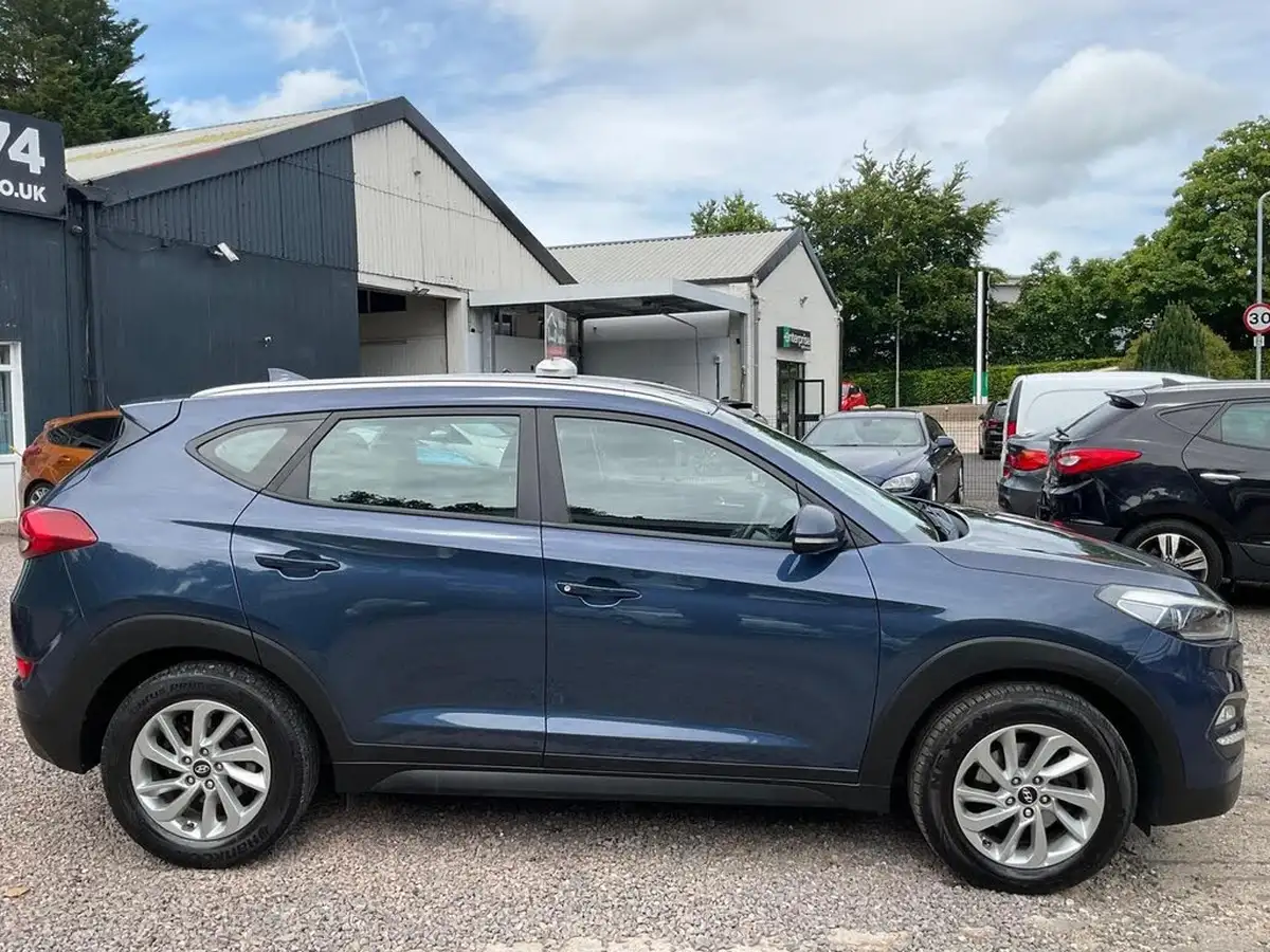 2017-hyundai-tucson-17crdi-blue-drive-se-nav-116ps-big-5