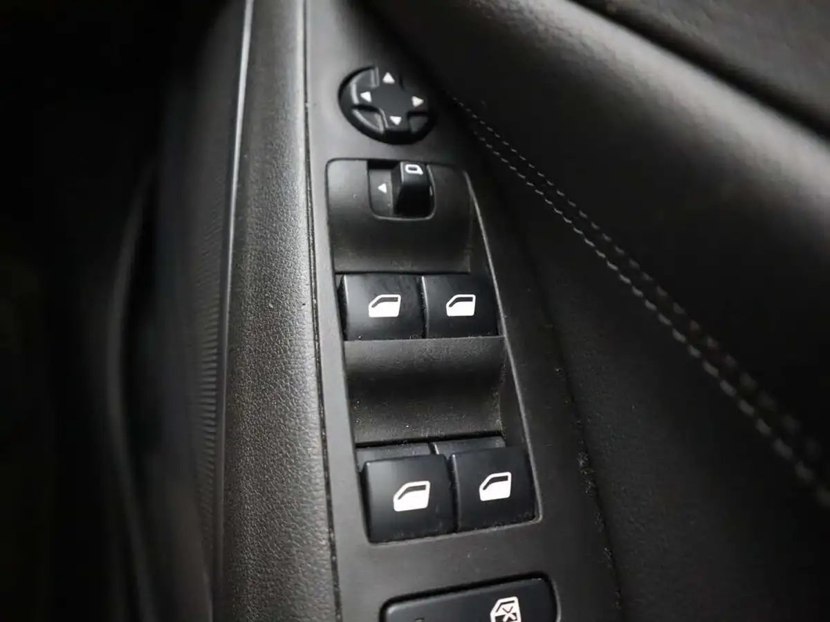 2022-vauxhall-crossland-12-elite-edition-130ps-big-34