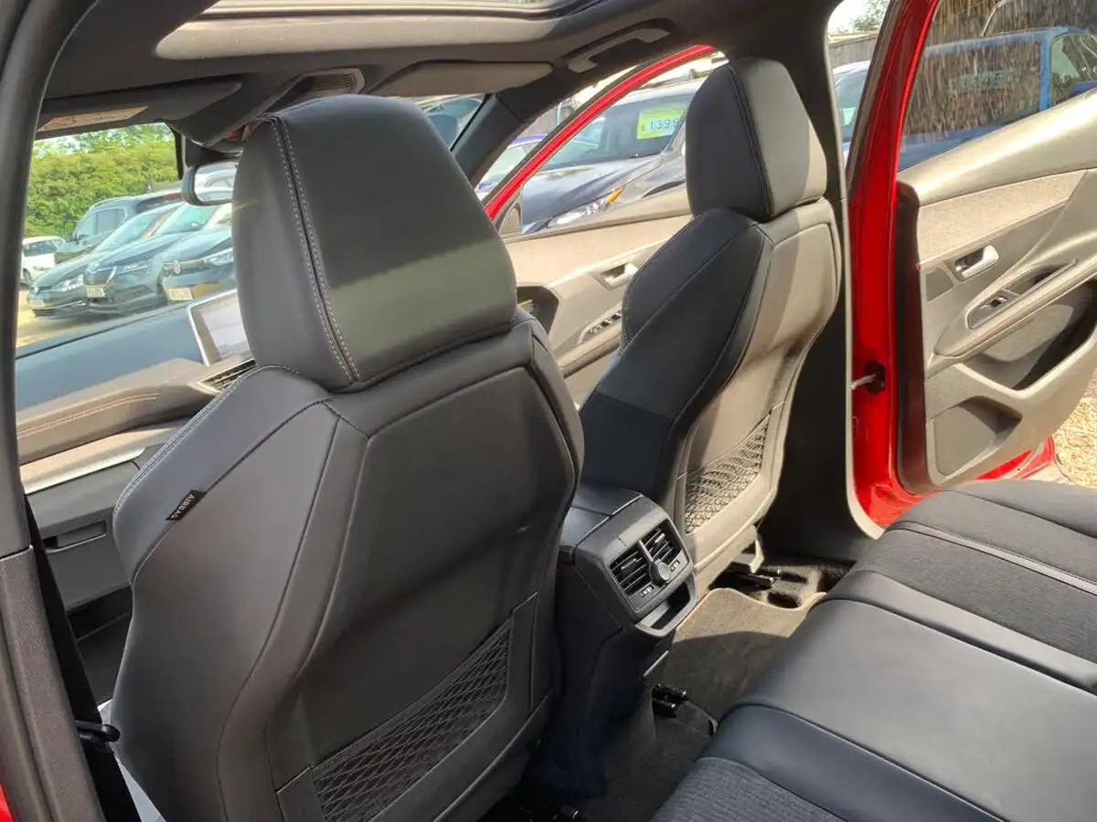 2018-peugeot-3008-suv-16-thp-gt-line-premium-big-47