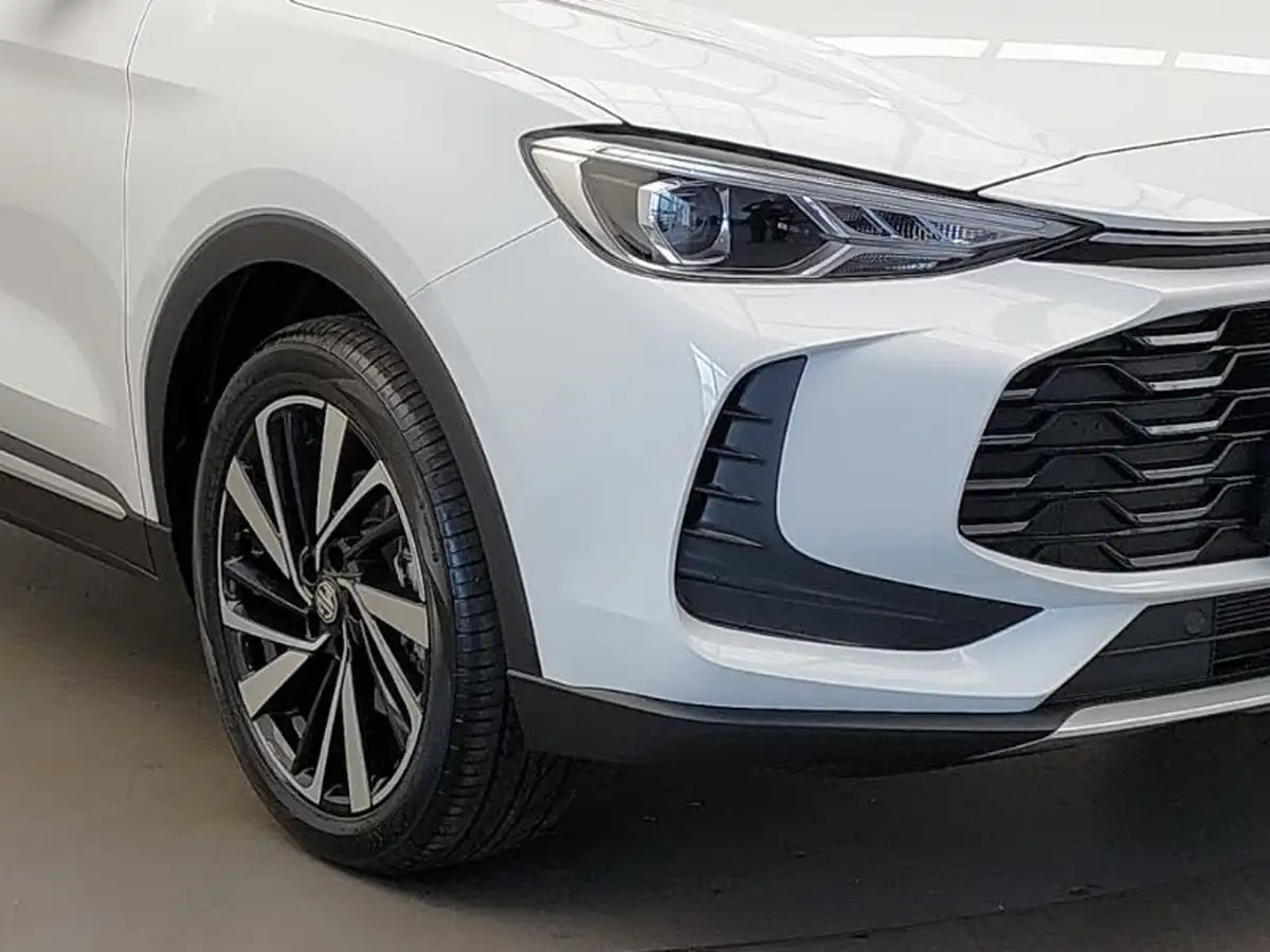 2025-mg-zs-suv-15-trophy-big-8