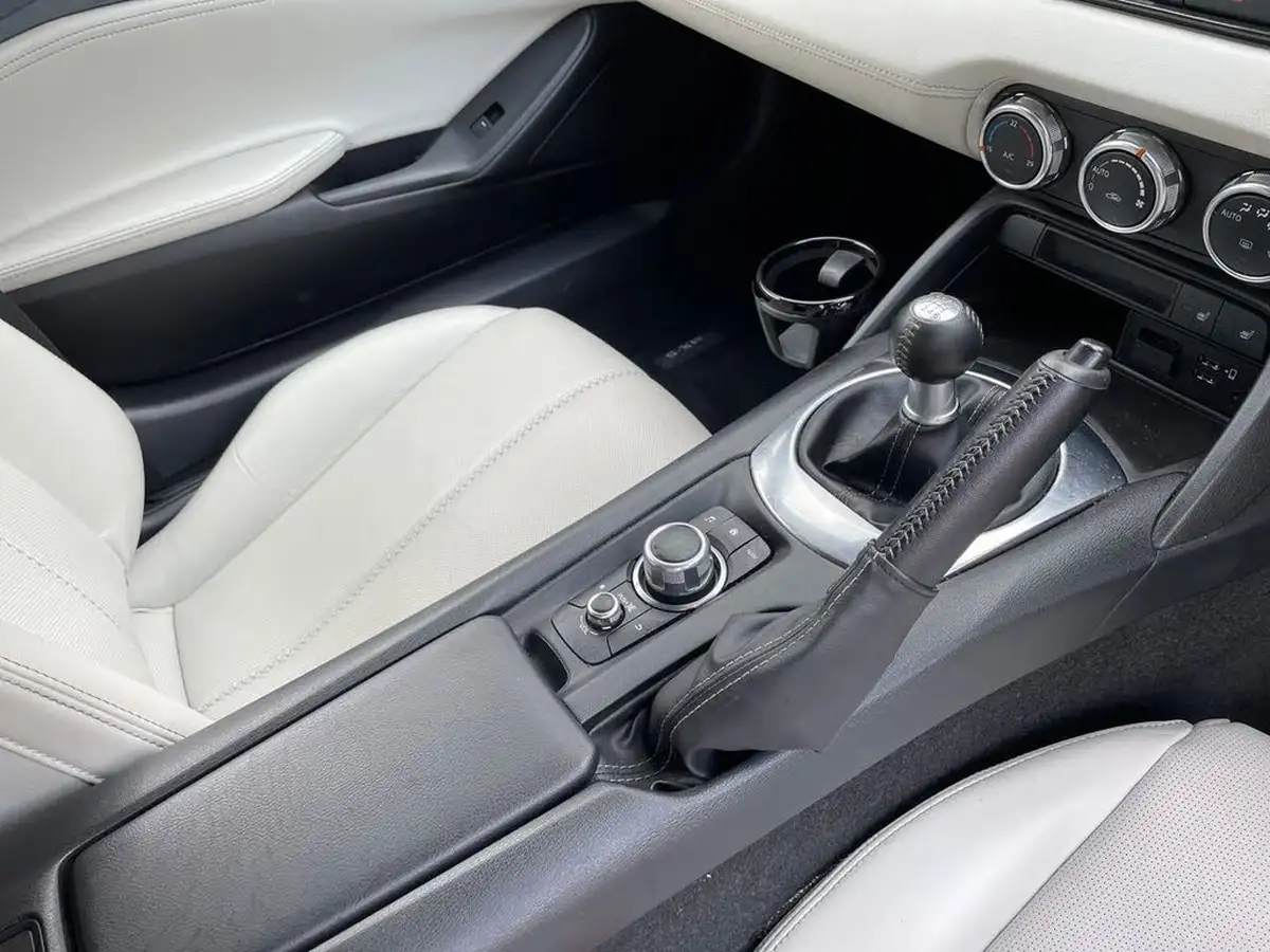2023-mazda-mx-5-20-gt-sport-tech-convertible-big-18