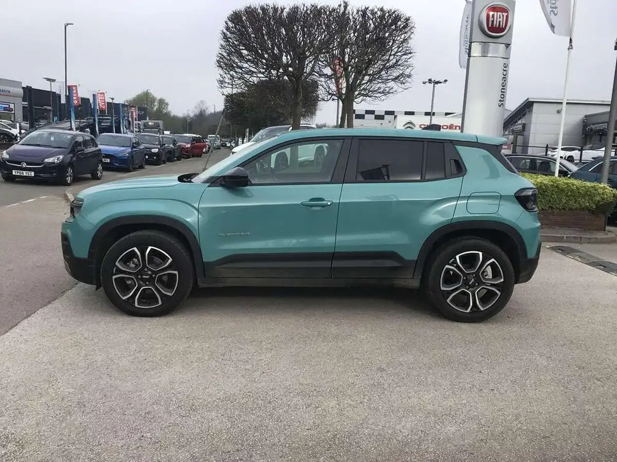 2024-jeep-avenger-12-gse-summit-e-hybrid-48v-auto-big-5