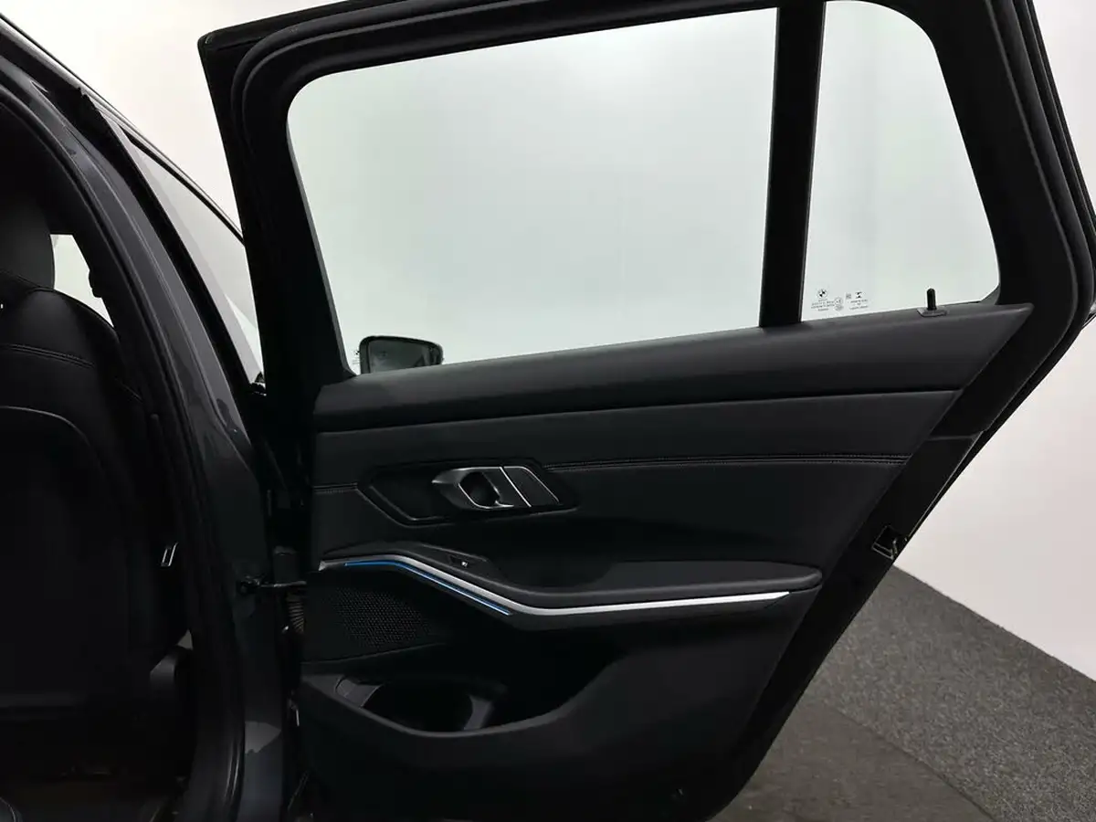 2021-bmw-3-series-20-330e-m-sport-touring-5d-big-42