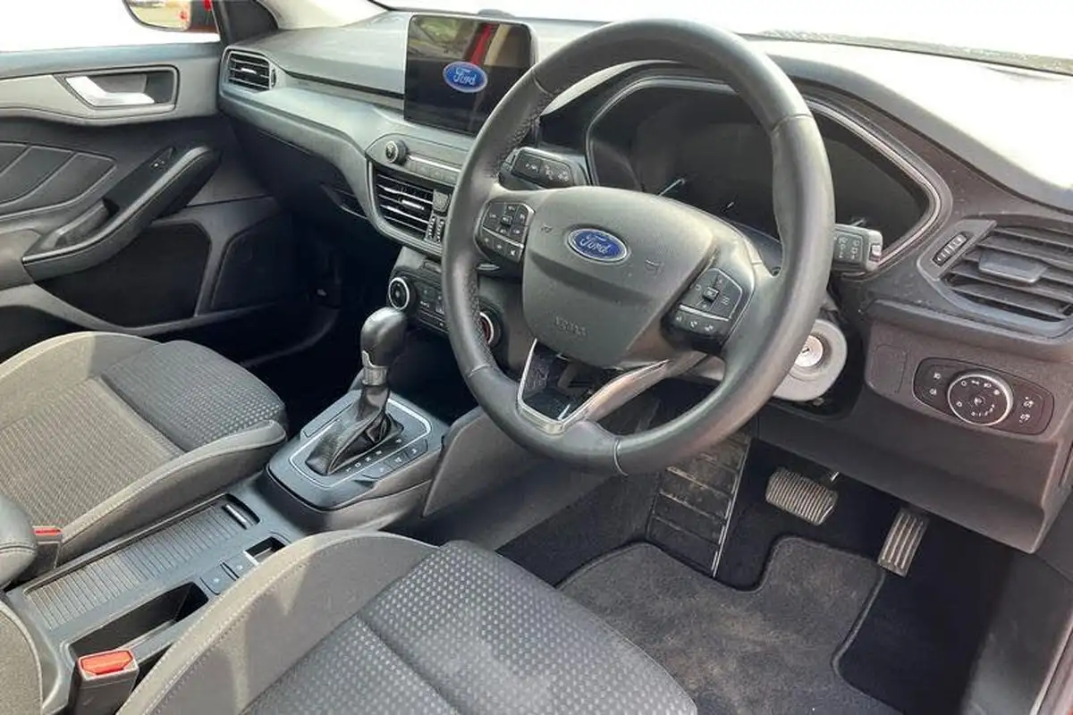 2022-ford-focus-10t-trend-hybrid-mhev-hatchback-powershift-big-8