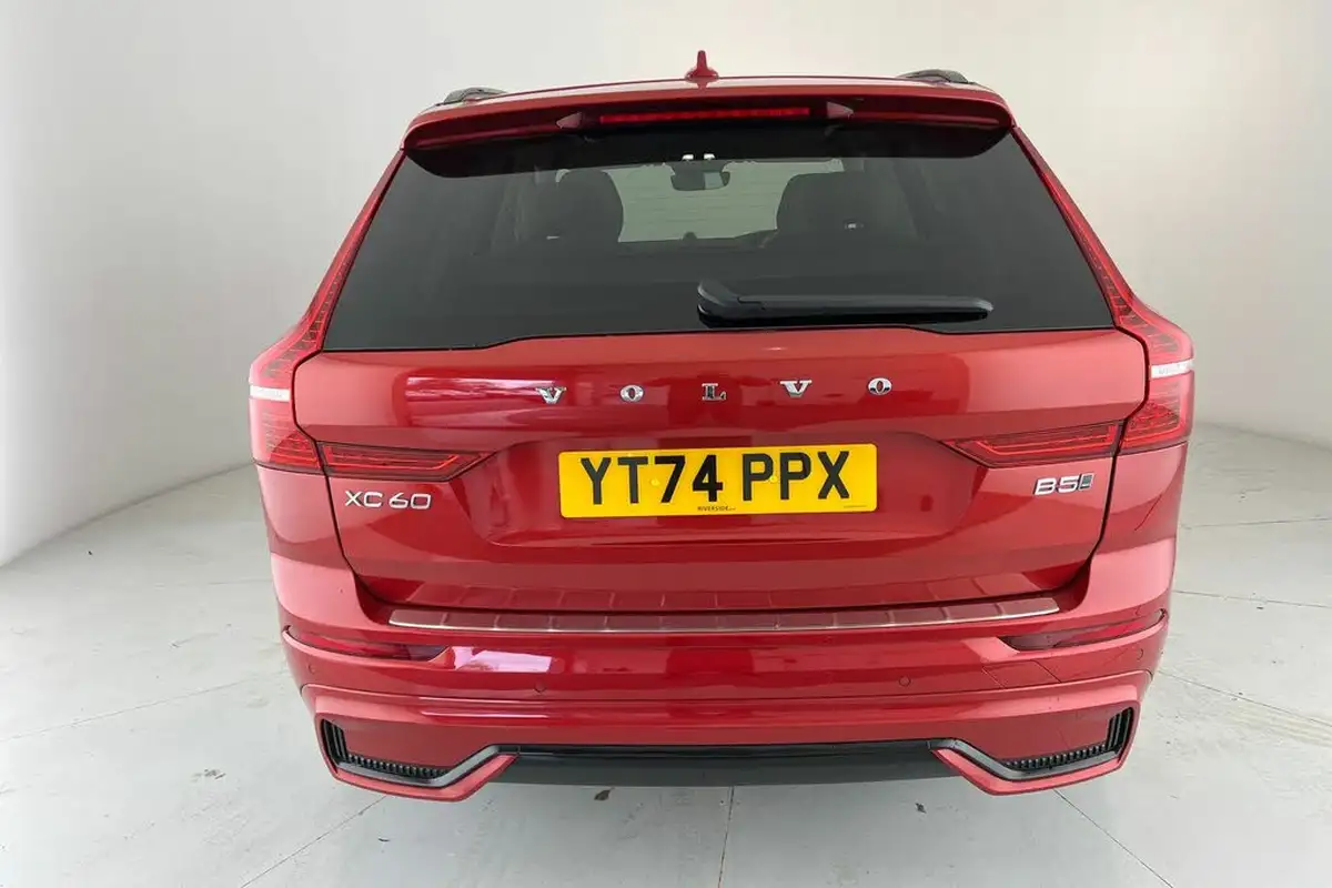 2024-volvo-xc60-20-b5-ultra-dark-big-20