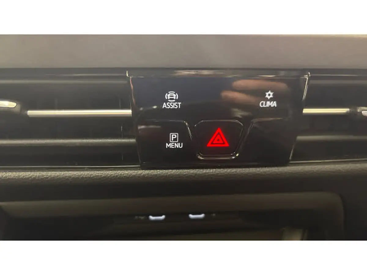 2021-volkswagen-golf-15-tsi-life-130ps-hatchback-big-36