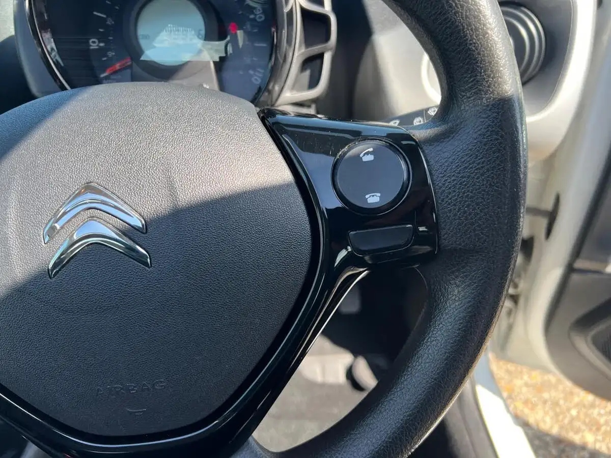 2017-citroen-c1-10-vti-airscape-feel-big-14