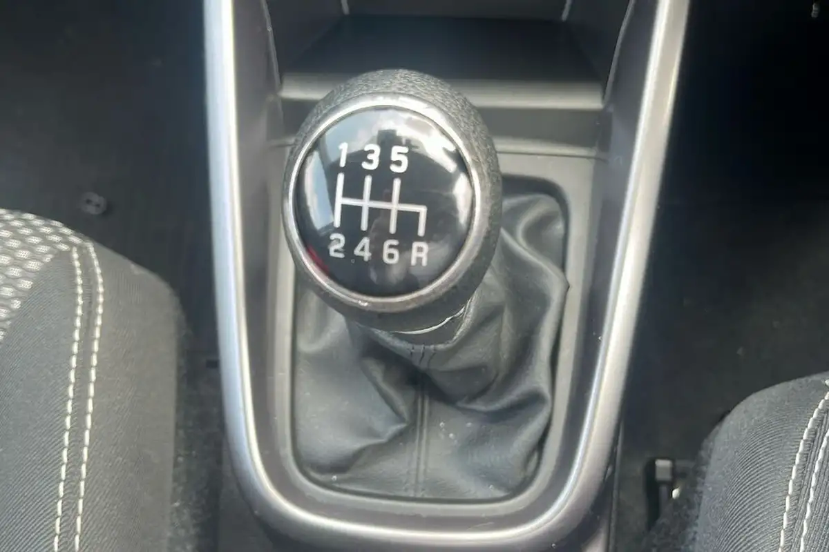 2022-suzuki-vitara-14-boosterjet-sz-t-big-37