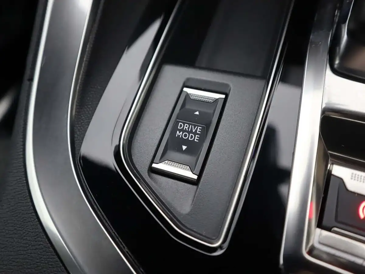 2022-peugeot-3008-suv-15-bluehdi-gt-eat8-big-32