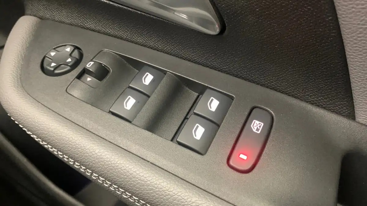 2022-vauxhall-mokka-12-elite-edition-100ps-big-35
