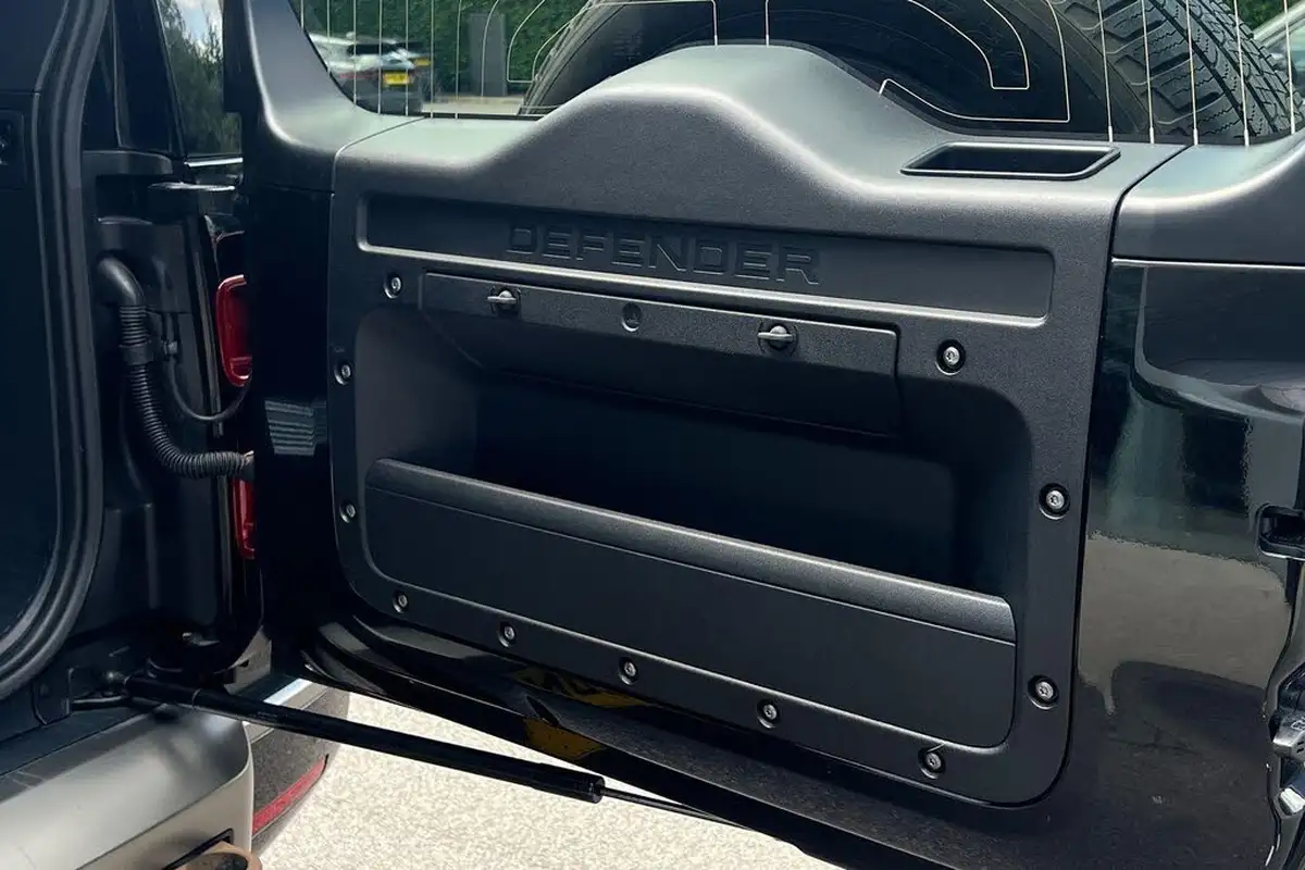 2021-land-rover-90-defender-30-d250-x-dynamic-se-big-26