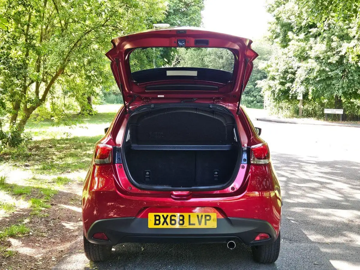 2018-mazda-mazda2-15-sport-nav-big-27
