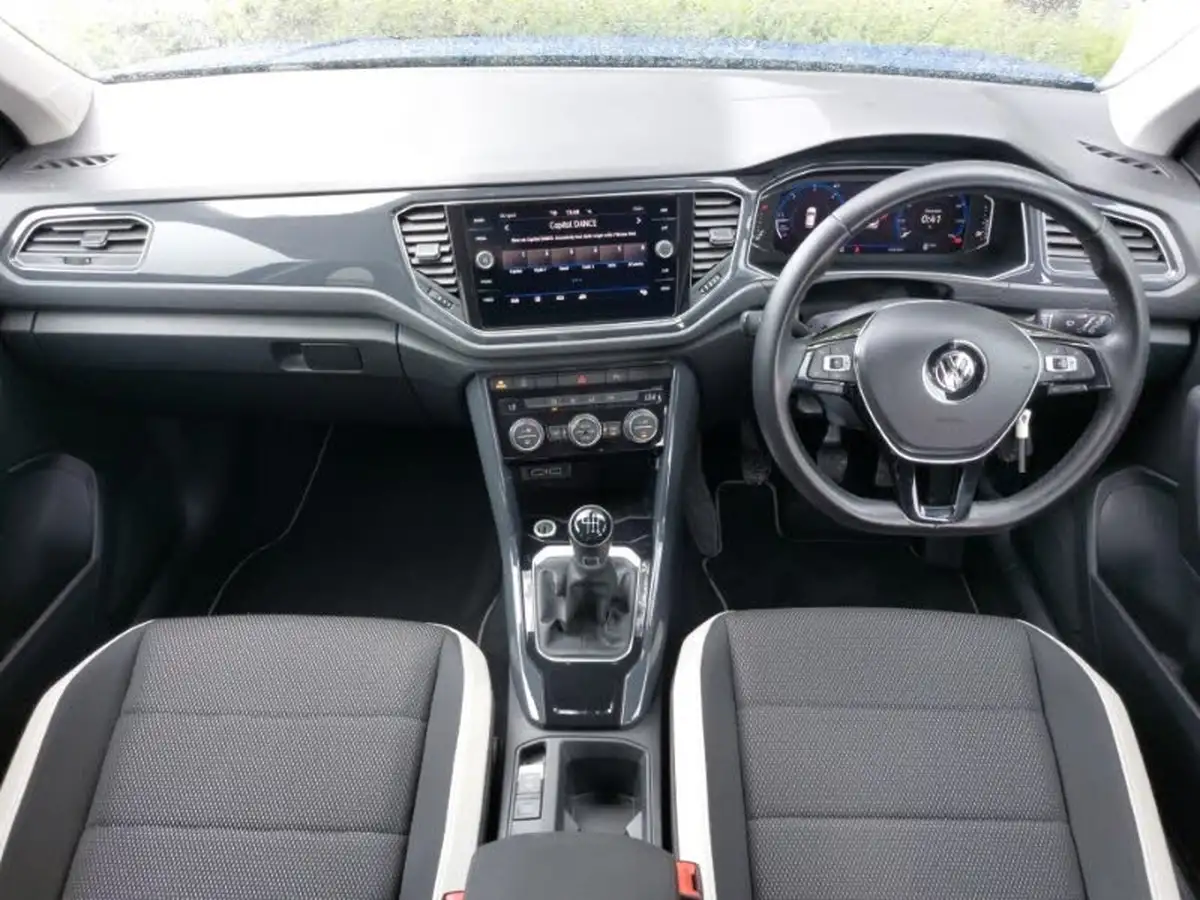 2019-volkswagen-t-roc-16tdi-sel-big-2