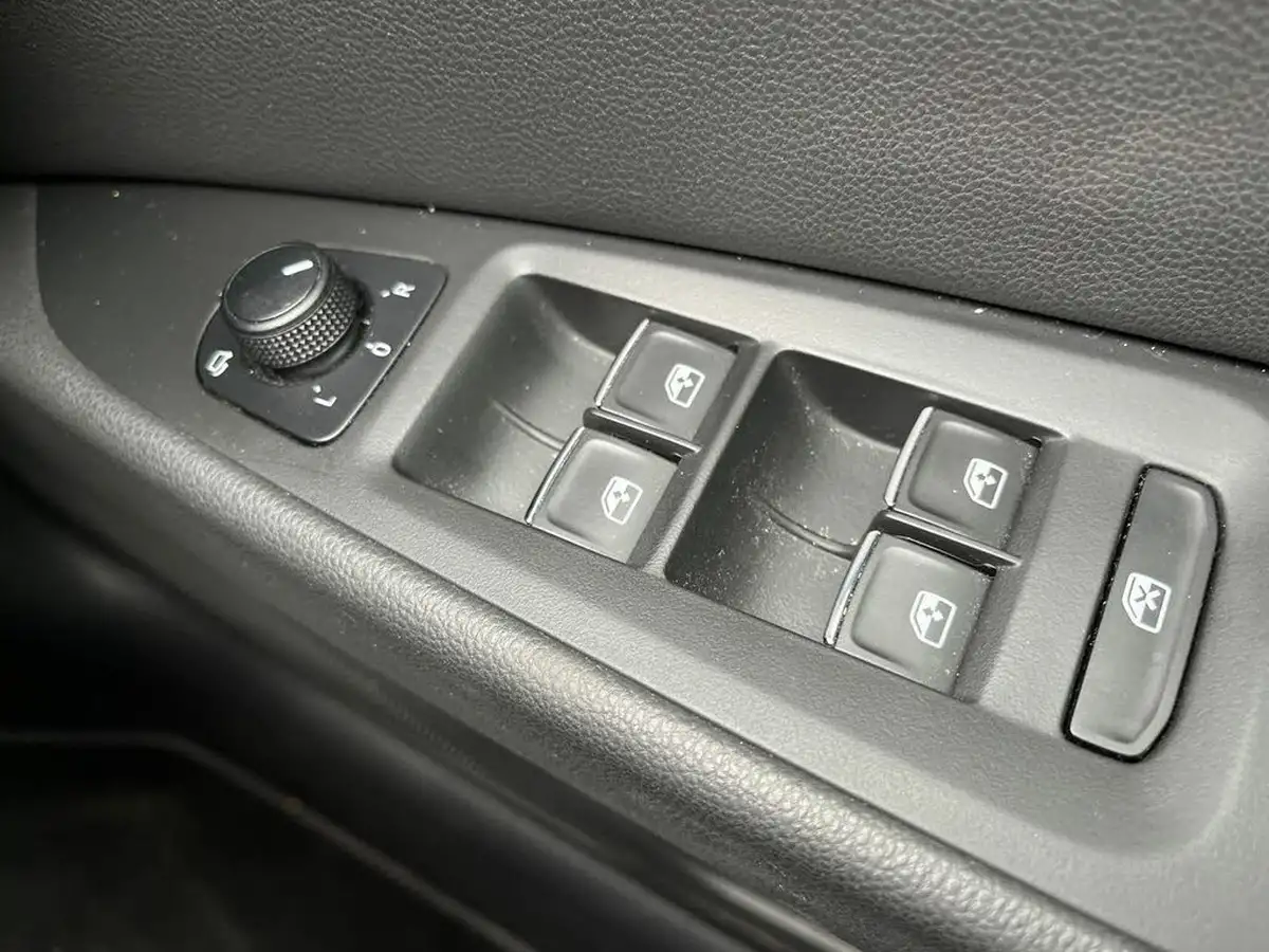 2019-seat-leon-15-tsi-evo-fr-black-edition-150ps-hatchback-dsg-big-28