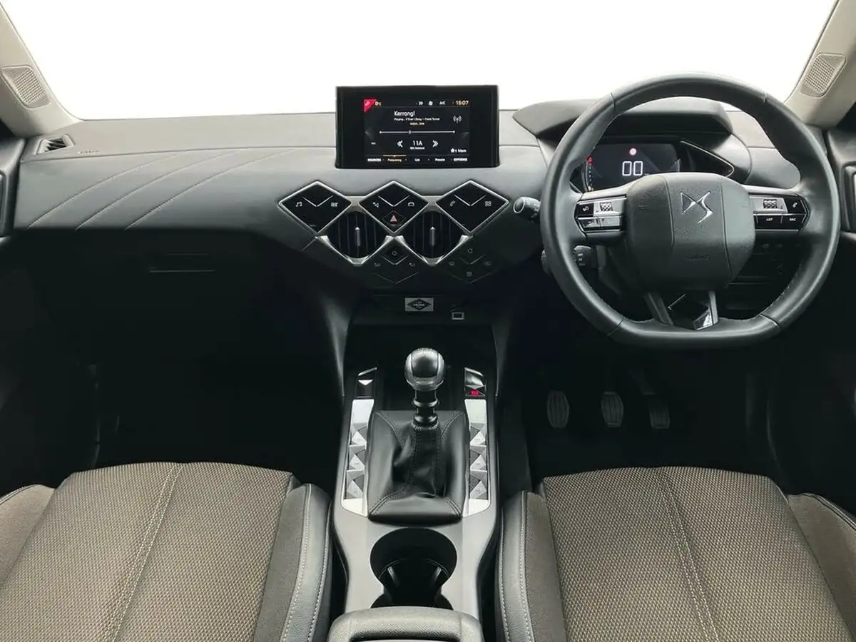 2022-ds-ds-3-crossback-12-puretech-bastille-100ps-big-8