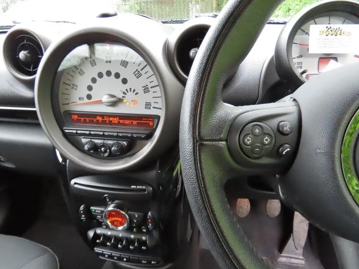 2012-mini-countryman-16-one-98bhp-big-17