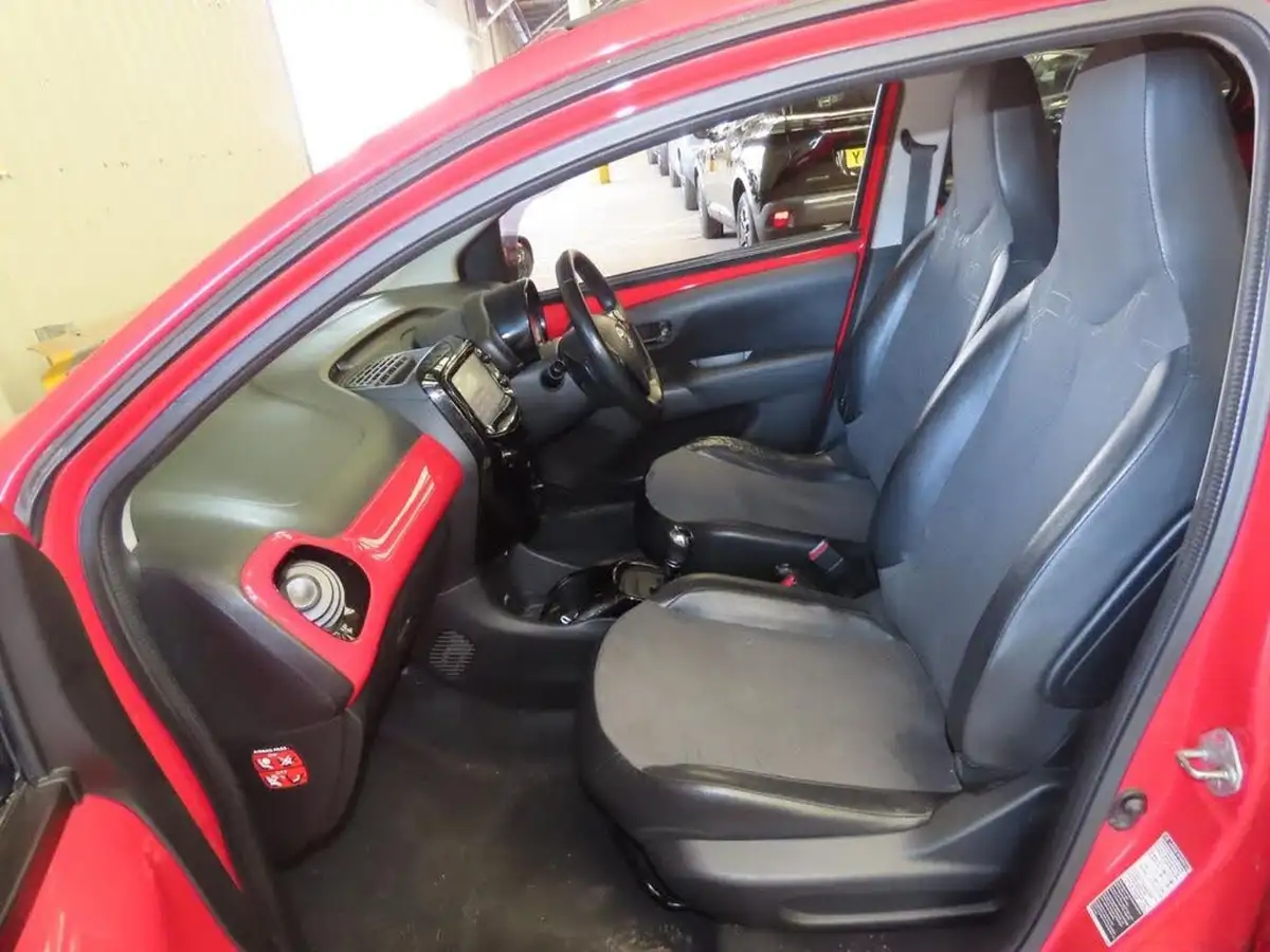 2015-toyota-aygo-10-vvt-i-x-pression-x-wave-x-shift-big-10