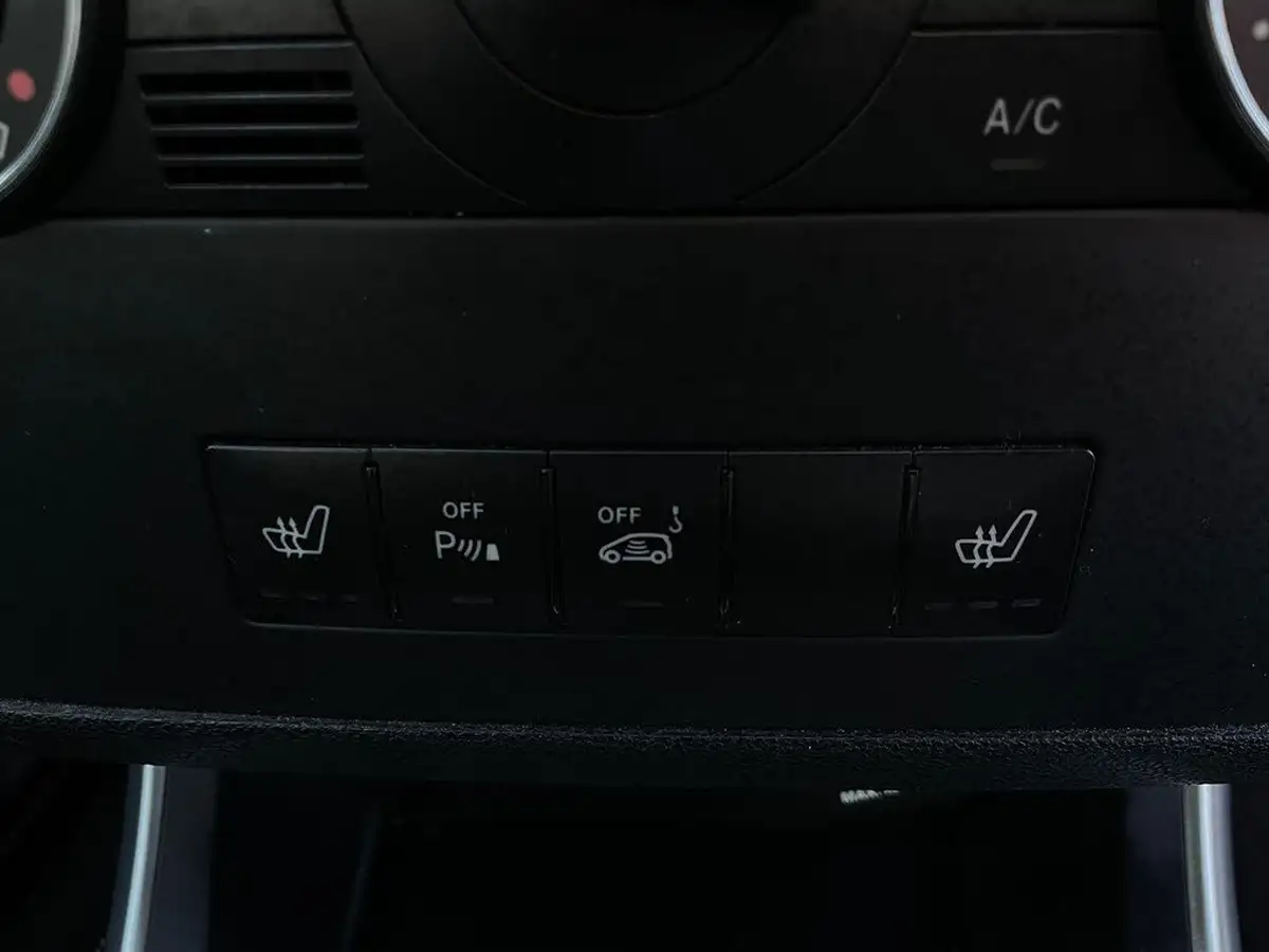 2011-mercedes-benz-a-class-15-a160-avantgarde-se-95bhp-5d-cvt-big-75