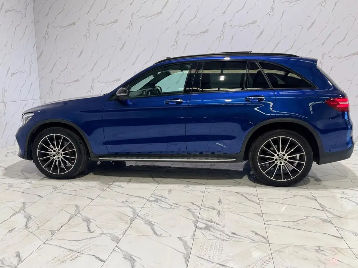 2018-mercedes-benz-glc-class-20-glc250-amg-line-premiumss-station-wagon-5d-big-3