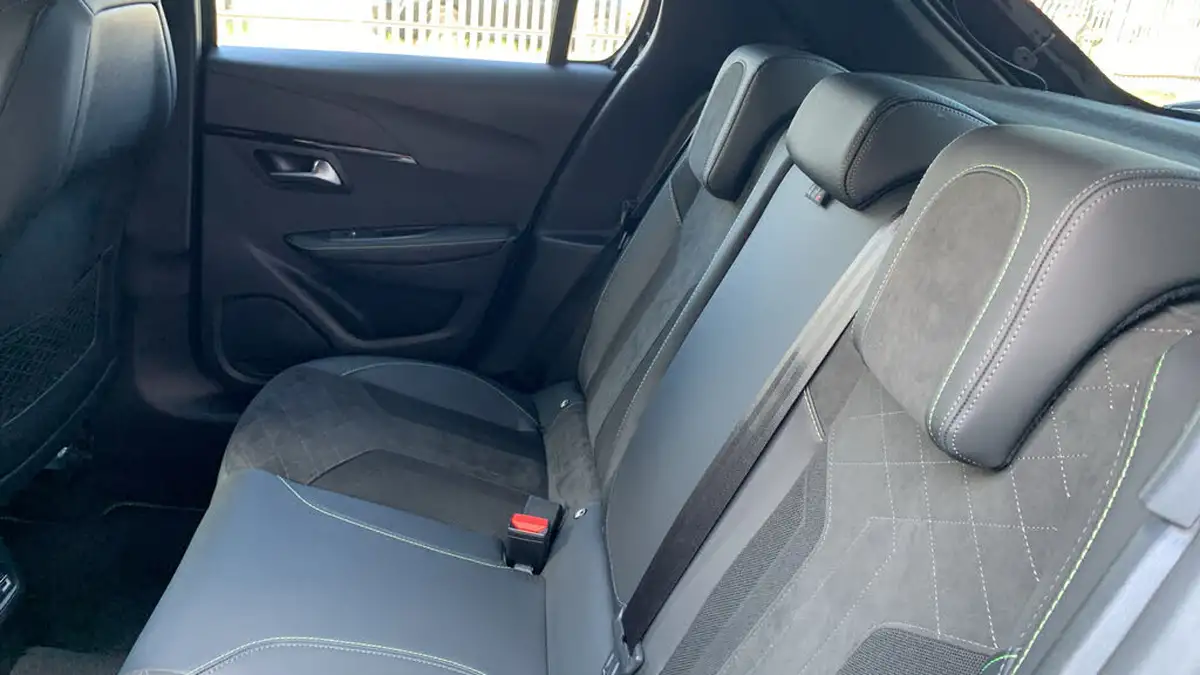 2022-peugeot-208-12-puretech-gt-premium-130bhp-eat8-big-32