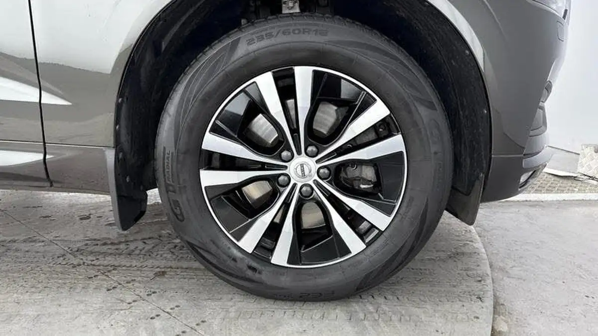 2020-volvo-xc60-20td-d4-momentum-pro-big-4