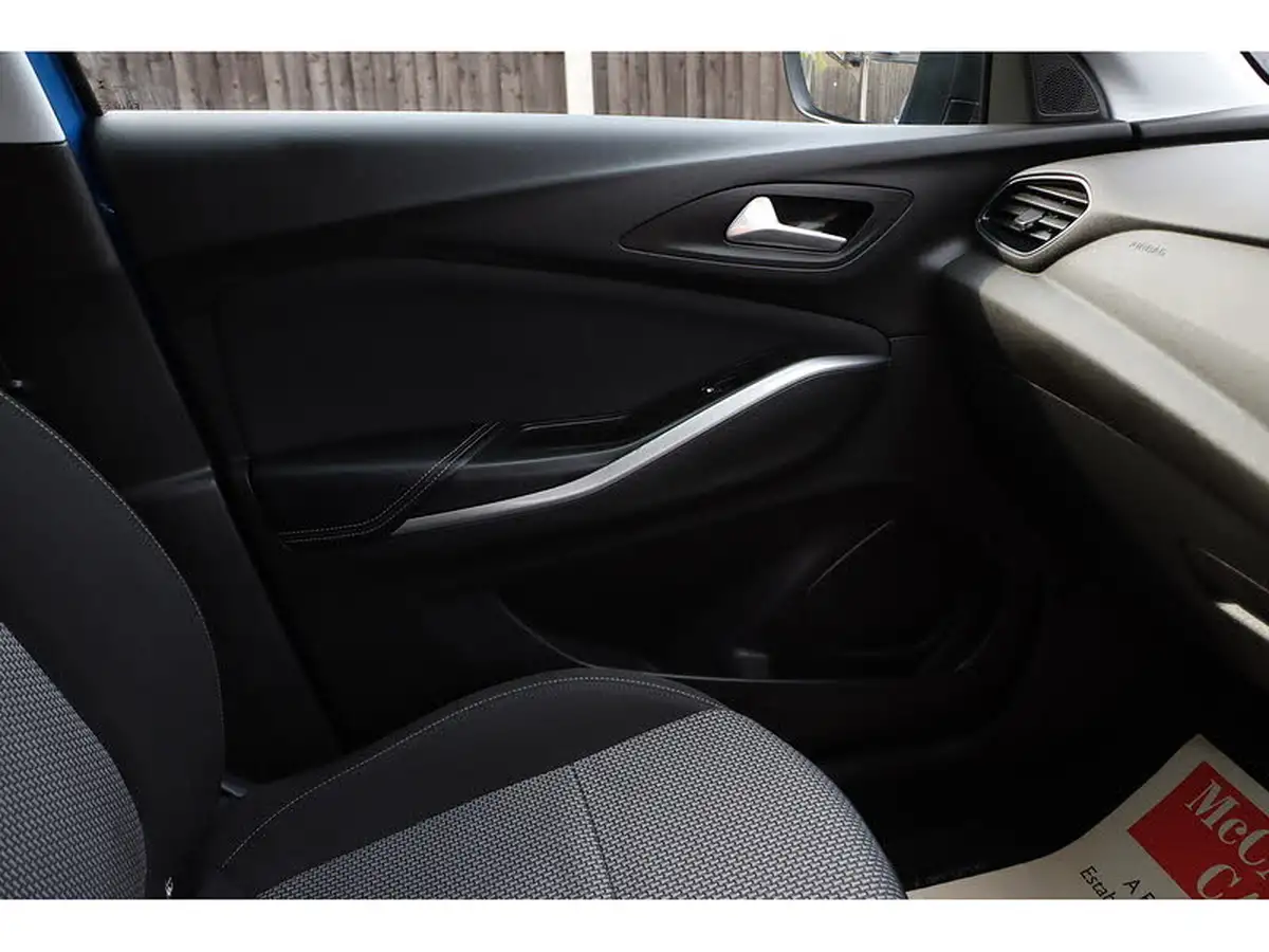 2019-vauxhall-grandland-x-12-se-ss-big-39