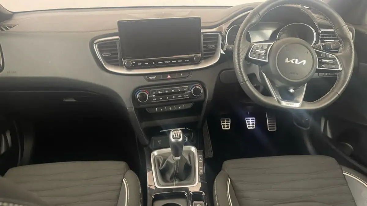 2024-kia-ceed-15-t-gdi-gt-line-138bhp-big-8