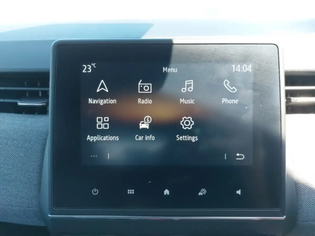 2024-renault-clio-16-techno-big-12